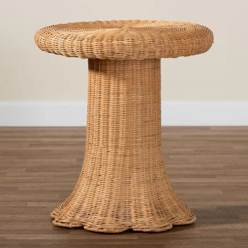 Table d'appoint Avalon en rotin naturel - Table en osier tressé à la main avec base à jupe, style côtier pour salon ou couloir